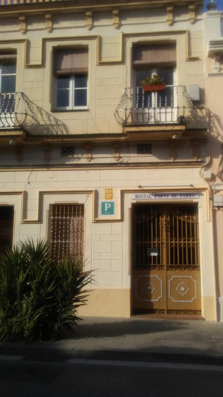 Hostal Porta De Ferro Sant Boi de Llobregat Buitenkant foto